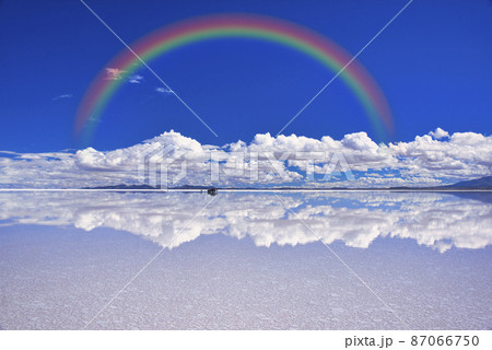 ミラーレイク・ウユニ塩湖の絶景 87066750
