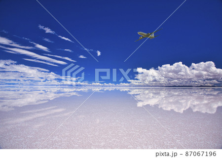 ミラーレイク・ウユニ塩湖の絶景 87067196