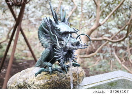御岩神社の龍の手水舎 御岩神社の龍の手水舎 87068107