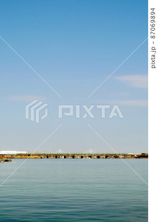 【平塚】大河を渡る列車 【平塚】大河を渡る列車 87069894