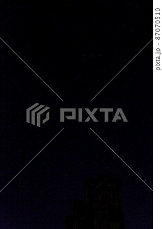 深夜の星空、夜景、夜空、公園 87070510