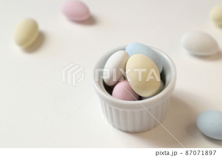 カラフルアーモンドチョコ(ドラジェ) カラフルアーモンドチョコ(ドラジェ) 87071897