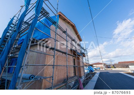 木造二階建て住宅の棟上げ　上棟 87076693