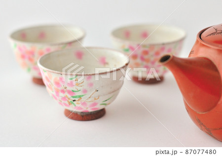常滑焼の急須と桜の絵の湯呑 常滑焼の急須と桜の絵の湯呑 87077480