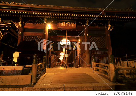 秋の清水寺　ライトアップ 87078148