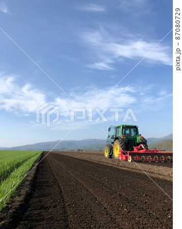 北海道　大地を耕す 87080729