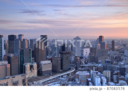 大阪の夕暮れ 87083576