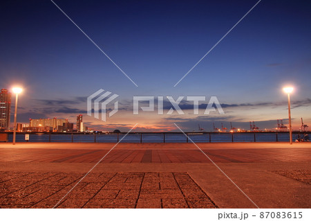 大阪湾の夕暮れ 大阪湾の夕暮れ 87083615