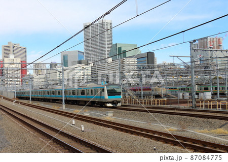 高輪ゲートウェイ駅の京浜東北線E233系と寝台特急「サンライズ瀬戸・出雲」 高輪ゲートウェイ駅の京浜東北線E233系と寝台特急「サンライズ瀬戸・出雲」 87084775