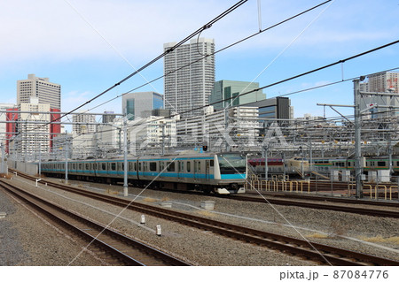 高輪ゲートウェイ駅の京浜東北線E233系と寝台特急「サンライズ瀬戸・出雲」 高輪ゲートウェイ駅の京浜東北線E233系と寝台特急「サンライズ瀬戸・出雲」 87084776