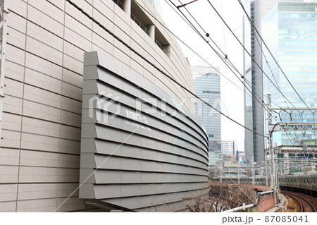 東京国際フォーラムと新幹線 東京都千代田区丸の内 ラファエル・ヴィニオリ 旧東京都庁跡地 1997年 東京国際フォーラムと新幹線 東京都千代田区丸の内 ラファエル・ヴィニオリ 旧東京都庁跡地 1997年 87085041