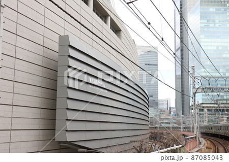 東京国際フォーラムと新幹線 東京都千代田区丸の内 ラファエル・ヴィニオリ 旧東京都庁跡地 1997年 東京国際フォーラムと新幹線 東京都千代田区丸の内 ラファエル・ヴィニオリ 旧東京都庁跡地 1997年 87085043