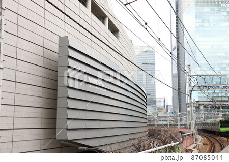 東京国際フォーラムと新幹線 東京都千代田区丸の内 ラファエル・ヴィニオリ 旧東京都庁跡地 1997年 東京国際フォーラムと新幹線 東京都千代田区丸の内 ラファエル・ヴィニオリ 旧東京都庁跡地 1997年 87085044