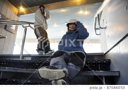 スノボ女子イメージ　グラトリ女子 87086050