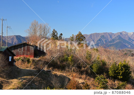 赤田地区の景観と丹沢山地《大井町》 87088046