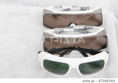 Professional laser safety eye goggles. Science safety equipment. Medical Surgeon face protection kit for Medical Worker, doctor nurse. LPG massage equipment for lifting body in the beauty salon. 87088264