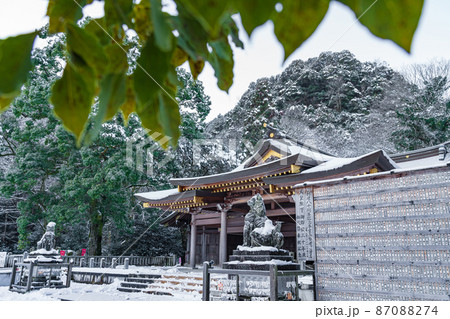 雪の岐阜護國神社〈岐阜県岐阜市〉 雪の岐阜護國神社〈岐阜県岐阜市〉 87088274