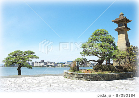 【絵画風】快晴の宍道湖畔の風景 ... 島根県 松江市（快晴） 87090184