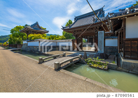 滋賀県　近江八幡　五個荘の町並み 87090561