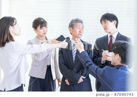 記者会見で沈黙をするVIP 記者会見で沈黙をするVIP 87090743