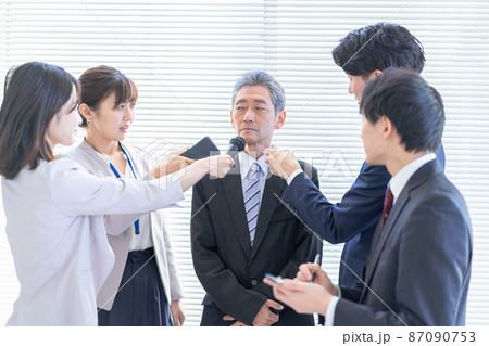 記者会見で沈黙をするVIP 記者会見で沈黙をするVIP 87090753