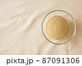 ガラスの器に入ったアマランサス　健康食　スーパーフード 87091306