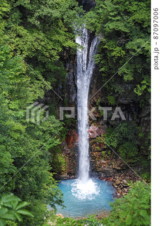 栃木県/ 緑鮮やかな夏の「駒止の滝」（駒ヶ滝・駒止めの滝）※コメント欄をぜひお読み下さい 87097006