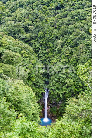 栃木県/ 緑鮮やかな夏の「駒止の滝」（駒ヶ滝・駒止めの滝）※コメント欄をぜひお読み下さい 87097019