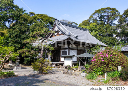 小夜の中山夜泣石 伝説の残る久延寺(静岡県掛川市) 小夜の中山夜泣石 伝説の残る久延寺(静岡県掛川市) 87098350