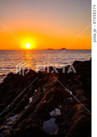 軍艦島を望む夕景 軍艦島を望む夕景 87098574