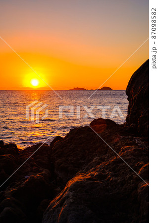 軍艦島を望む夕景 87098582