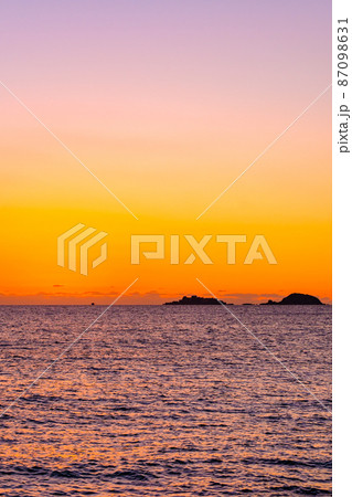 軍艦島を望む夕景 87098631