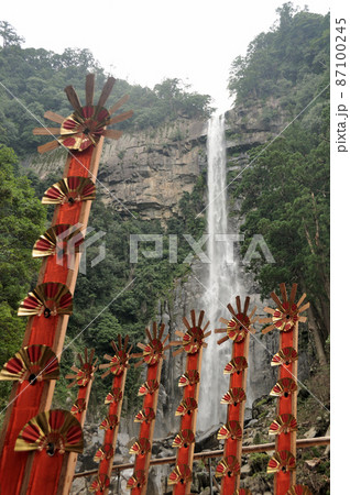 那智の火祭り(十二の扇神輿・那智の滝) 【和歌山県那智勝浦町】 那智の火祭り(十二の扇神輿・那智の滝) 【和歌山県那智勝浦町】 87100245