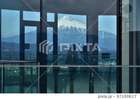 日本平からの富士山220222pm3:52 87100617