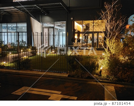 夜のカフェ 87101454