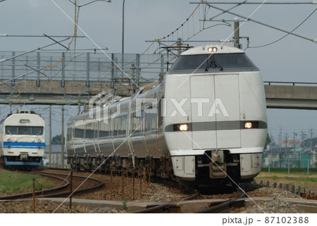 北陸本線 加賀笠間-美川 JR西日本 683系 S25+S07編成(金沢) しらさぎ 北陸本線 加賀笠間-美川 JR西日本 683系 S25+S07編成(金沢) しらさぎ 87102388