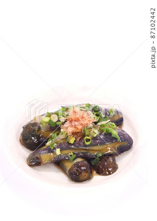 揚げナス あんかけ 夏野菜の料理 明るい背景 揚げナス あんかけ 夏野菜の料理 明るい背景 87102442