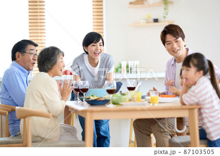 3世代食卓イメージ 3世代食卓イメージ 87103505