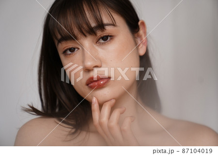 女性のビューティポートレート 女性のビューティポートレート 87104019