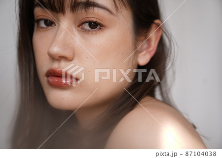 女性のビューティポートレート 女性のビューティポートレート 87104038