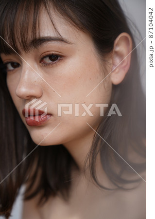 女性のビューティポートレート 87104042