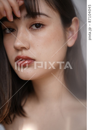 女性のビューティポートレート 女性のビューティポートレート 87104045