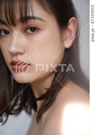 女性のビューティポートレート 女性のビューティポートレート 87104055
