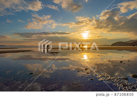 夕日とリフレクション 夕日とリフレクション 87106830