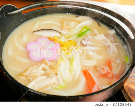 香川県さぬき市・四国遍路88番大窪寺名物の打ち込みうどん 87108643