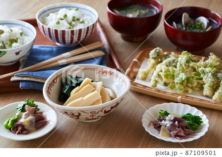 春の食卓　 87109501