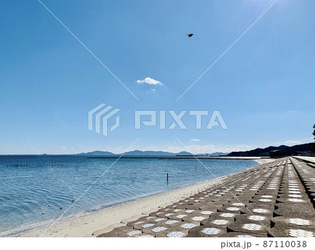 青空の春日浦海岸［三河湾国定公園/愛知県蒲郡市］ 87110038