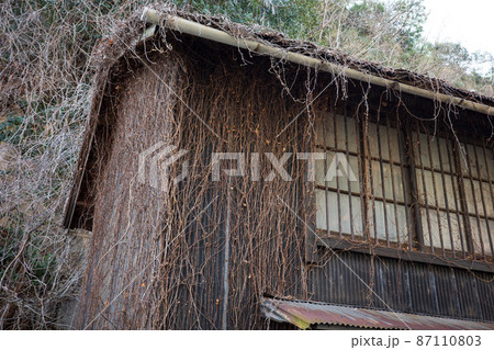 日本の岡山県笠岡市のとても古くて美しい建物 日本の岡山県笠岡市のとても古くて美しい建物 87110803