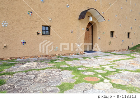 おしゃれな入口の建物（多治見市モザイクタイルミュージアム　岐阜県 多治見市） 87113313