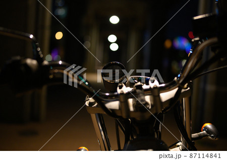 モダンなバイクのハンドル【中型二輪】 モダンなバイクのハンドル【中型二輪】 87114841